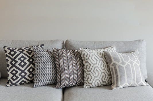 THE ULTIMATE GUIDE TO CUSHION STYLING